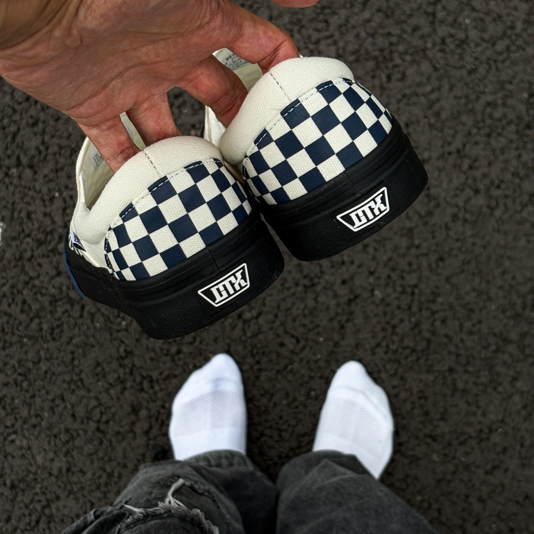 Niebiesko-białe wsuwane buty w – Adidas Shoes Superstar recenzja i cena